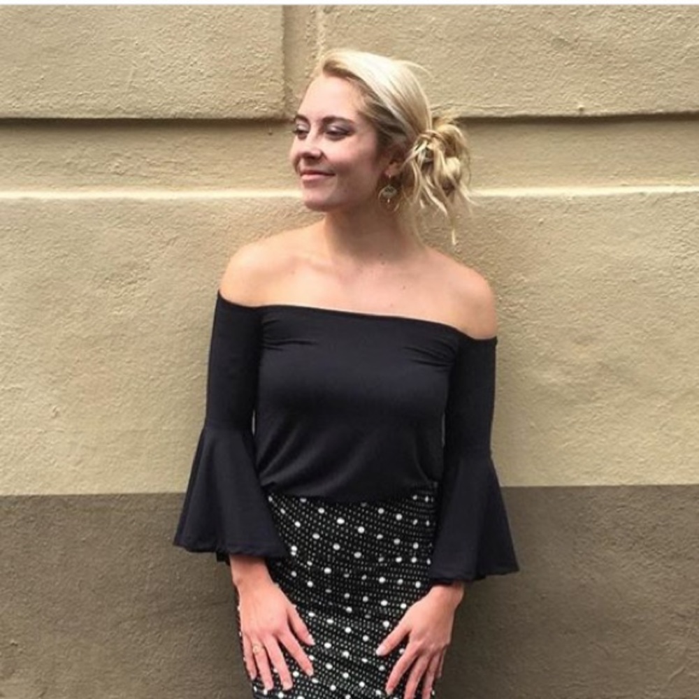 Fighting Eel Off Shoulder Bell Sleeve Top